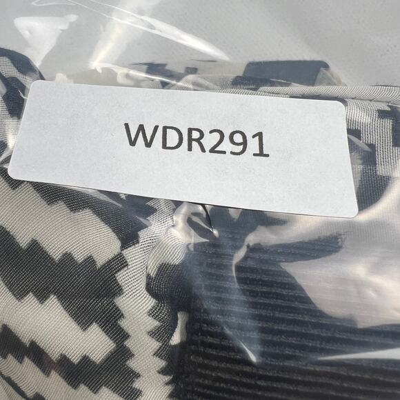 Milly of New York Bold Black White Geometric Cross Back V-Neck Dress Size 2 - Picture 15 of 16